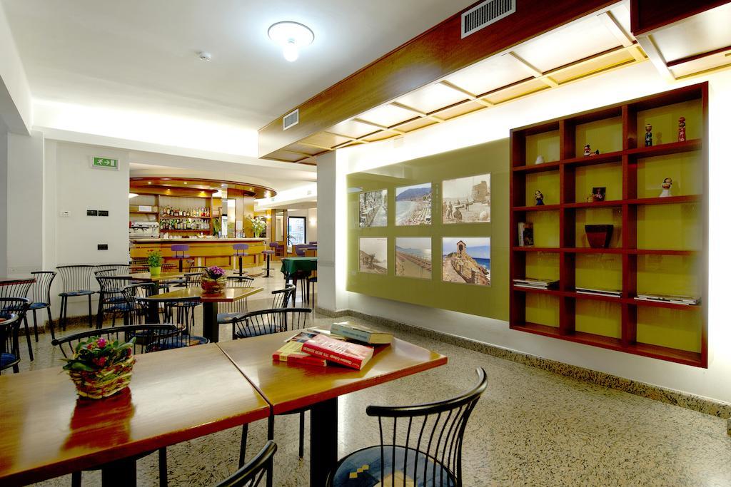 Hotel Adler Alassio Zewnętrze zdjęcie