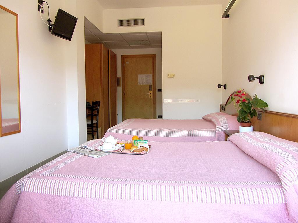 Hotel Adler Alassio Pokój zdjęcie